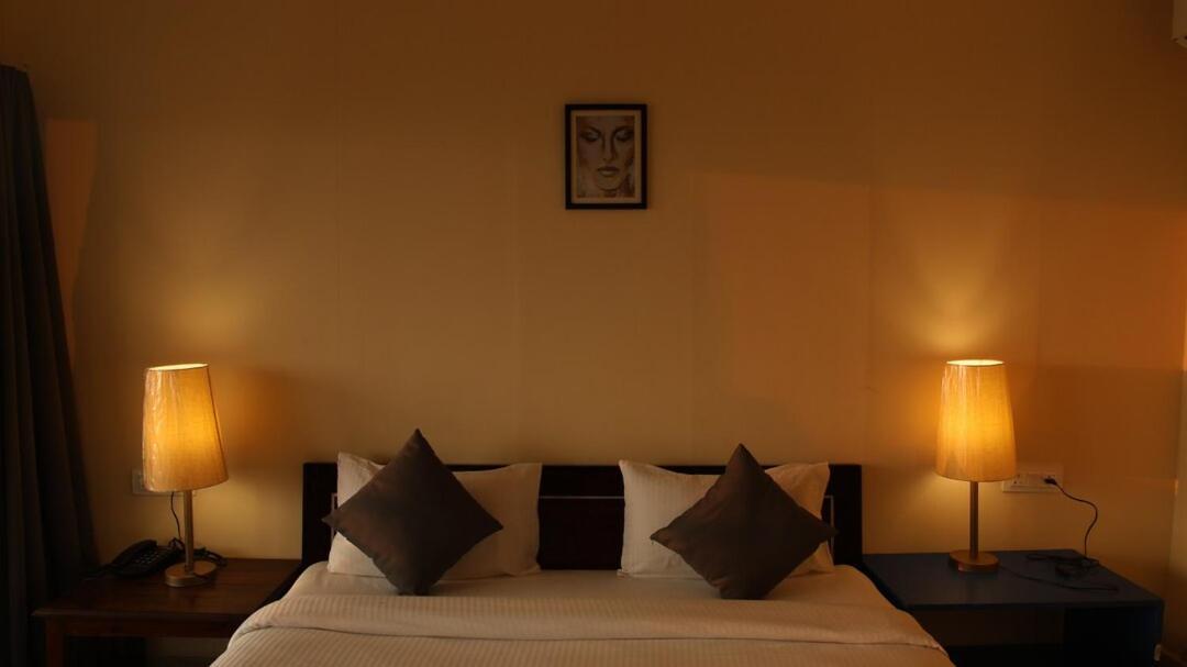 Silver Waves And Resorts होटल 3*