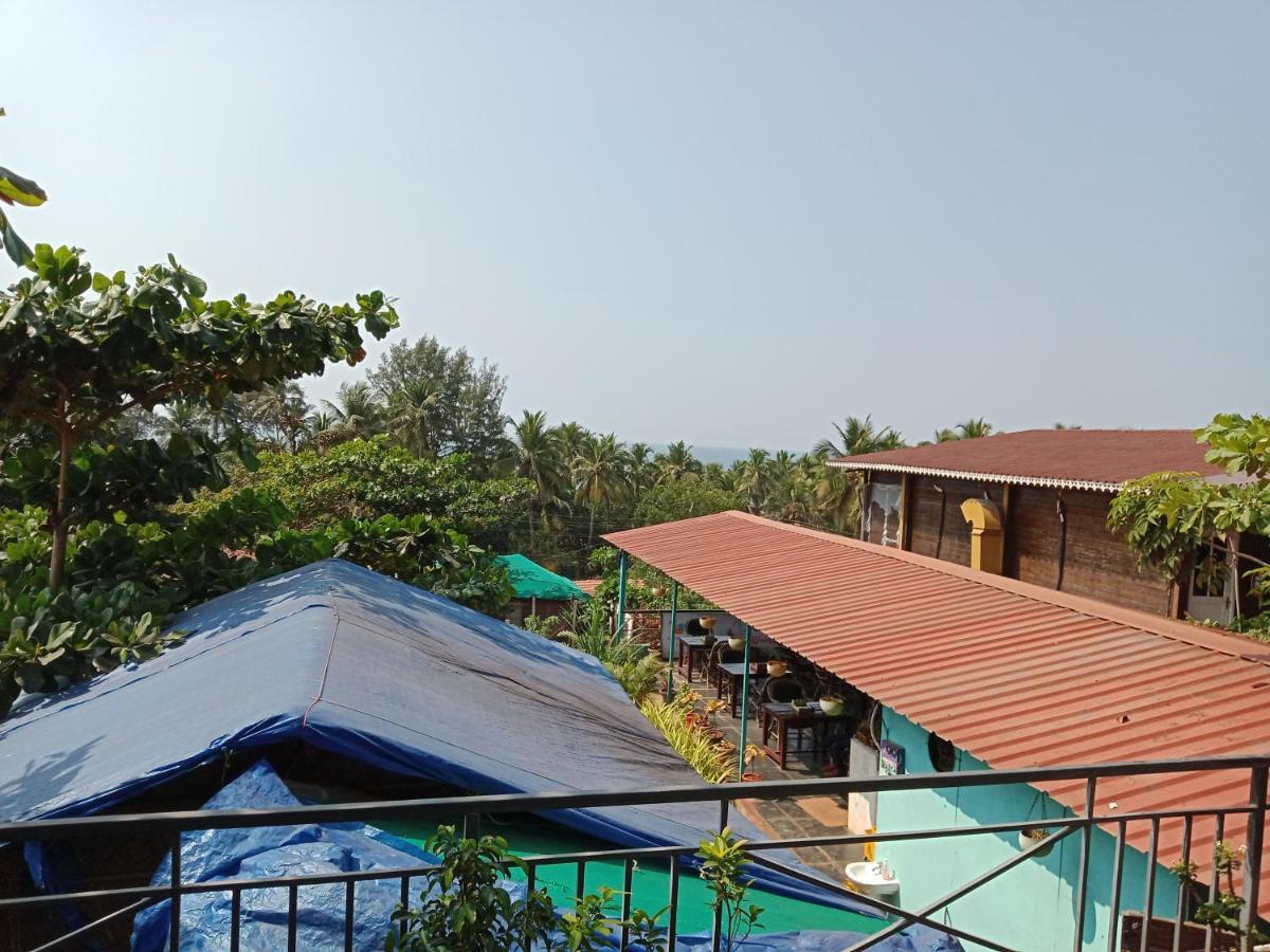 Silver Waves And Resorts होटल 3*